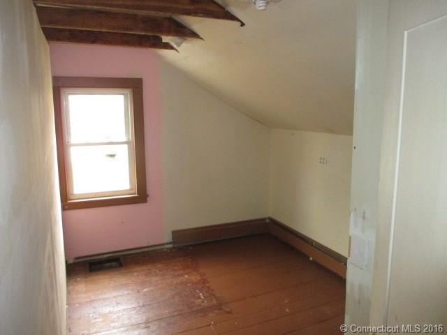 44 Center St, Stafford, CT 06076