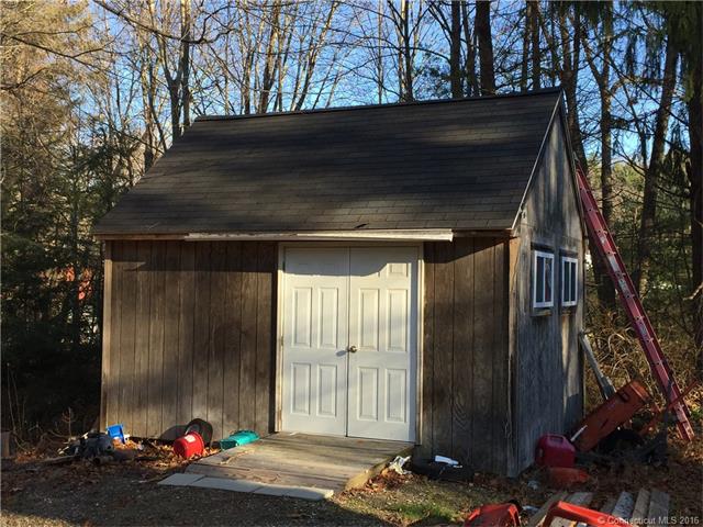 32 Willington Ave, Stafford, CT 06076