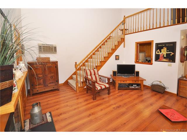 46 Edgewood St Unit 85, Stafford, CT 06076