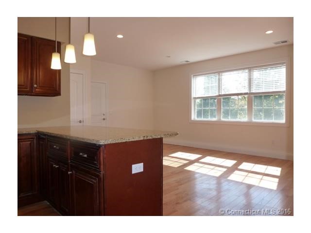390 2C Boston Neck Rd, Suffield, CT 06078