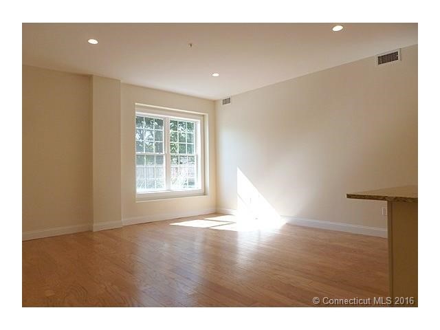 390 2C Boston Neck Rd, Suffield, CT 06078