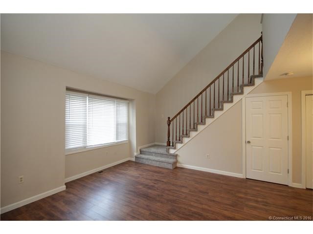 9Daventry Hill Lane #9, Suffield, CT 06078
