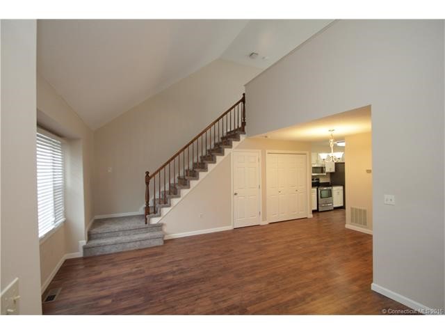 9Daventry Hill Lane #9, Suffield, CT 06078