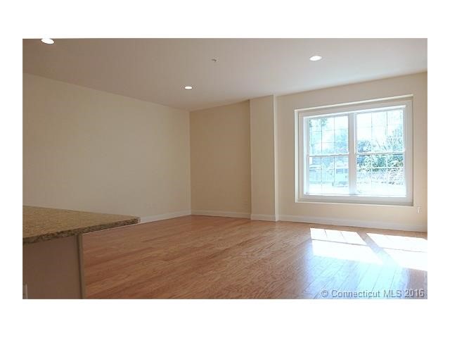 390 2G Boston Neck Rd, Suffield, CT 06078