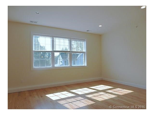 390 2G Boston Neck Rd, Suffield, CT 06078