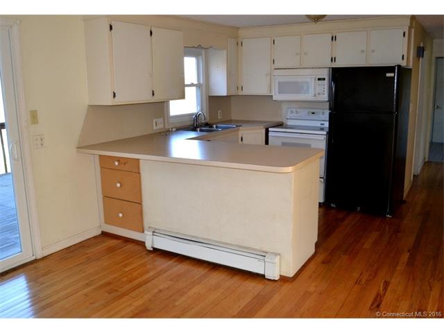 1739 North St, Suffield, CT 06078