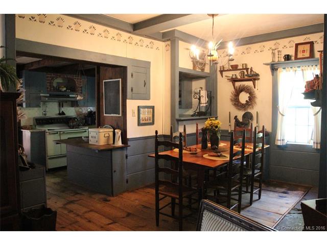 19East St S, Suffield, CT 06078
