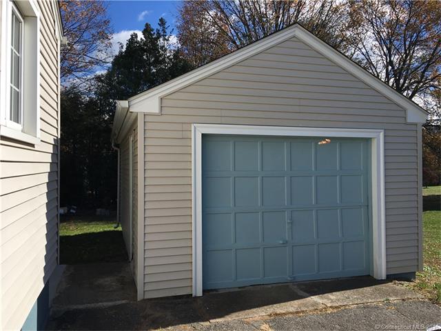 1026 East St North, Suffield, CT 06078