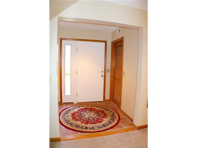 140E Grayling Ln #140, Suffield, CT 06078