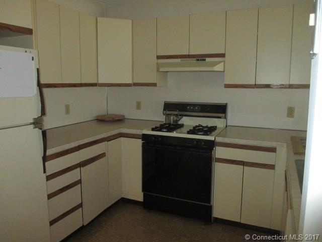 220 Bass Ln, Suffield, CT 06078