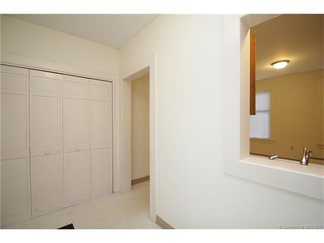 28Day Ave, Suffield, CT 06078