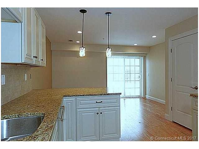 390 2B Boston Neck Rd, Suffield, CT 06078