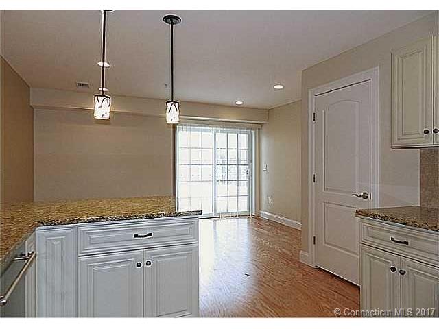 390 2B Boston Neck Rd, Suffield, CT 06078