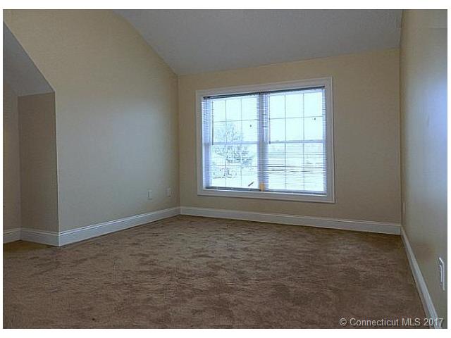 390 2B Boston Neck Rd, Suffield, CT 06078