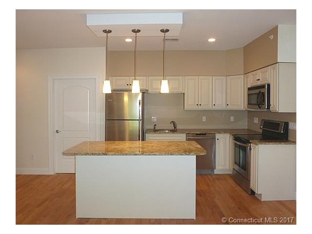 390 1F Boston Neck Rd, Suffield, CT 06078
