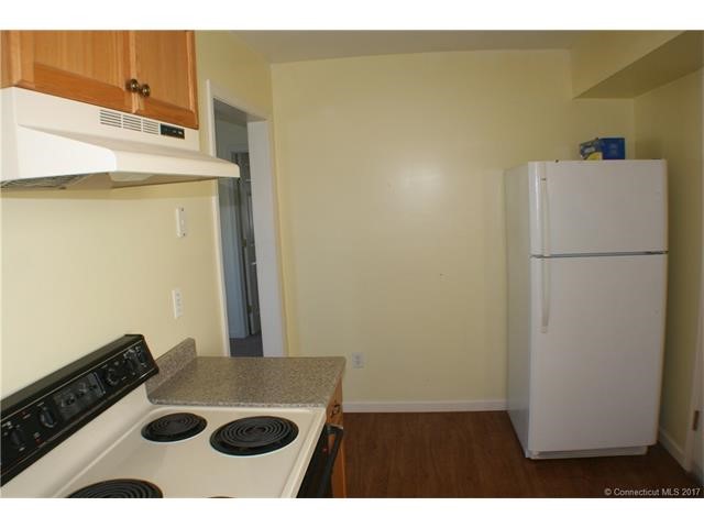 124Pearl St #124A, Enfield, CT 06082