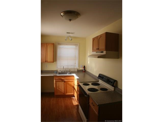 124Pearl St #124A, Enfield, CT 06082