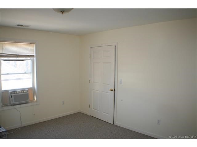 124Pearl St #124A, Enfield, CT 06082