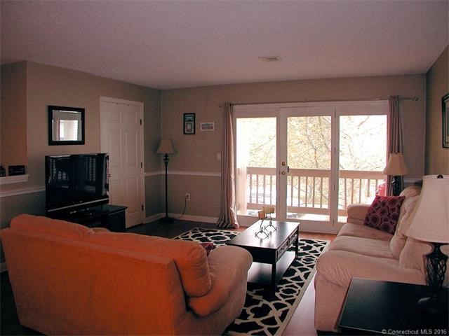 212Ashmead Commons #212, Enfield, CT 06082