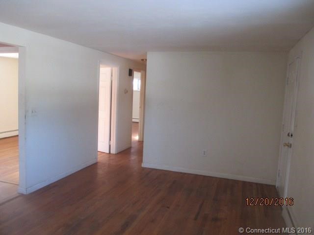 39Roosevelt Blvd, Enfield, CT 06082