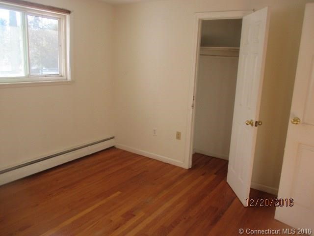 39Roosevelt Blvd, Enfield, CT 06082