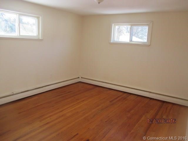 39Roosevelt Blvd, Enfield, CT 06082