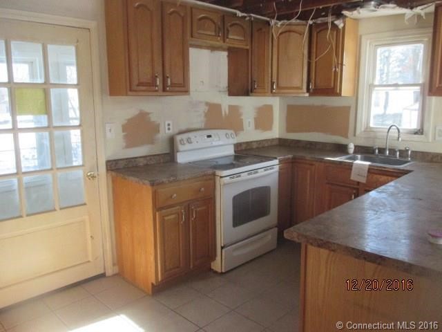 39Roosevelt Blvd, Enfield, CT 06082