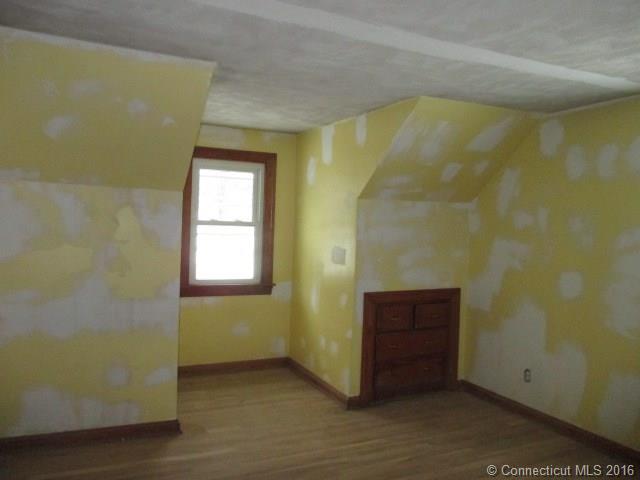 12 Jefferson St, Enfield, CT 06082