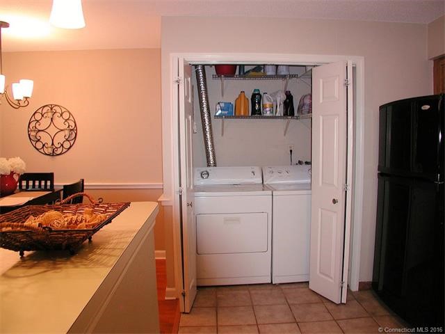 212Ashmead Commmons #212, Enfield, CT 06082