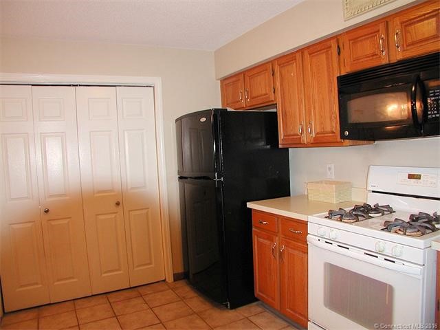 212Ashmead Commmons #212, Enfield, CT 06082