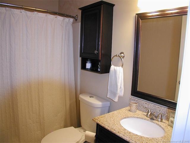 212Ashmead Commmons #212, Enfield, CT 06082