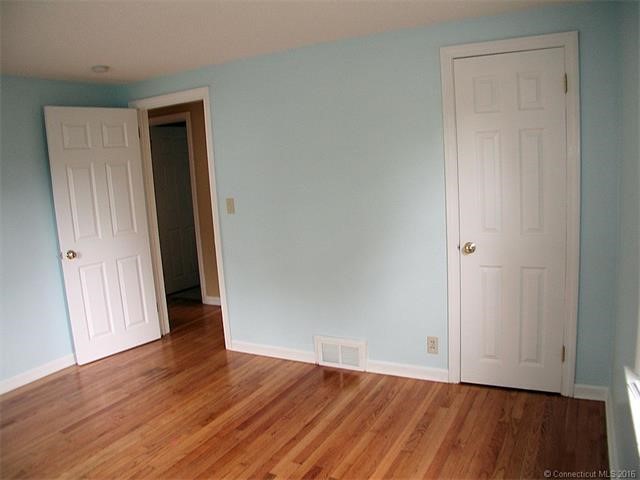 10Ridgefield Road, Enfield, CT 06082