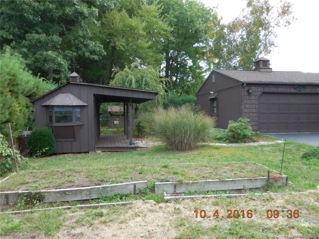 14 Campania Rd, Enfield, CT 06082