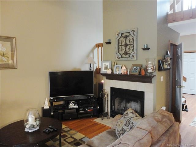 13Elm Mdws #13, Enfield, CT 06082