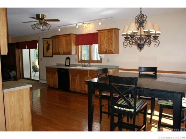 63Foxcroft Rd, Enfield, CT 06082