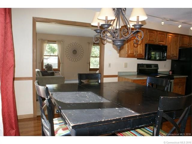 63Foxcroft Rd, Enfield, CT 06082