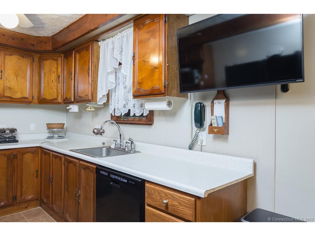 37 Arbor Rd, Enfield, CT 06082
