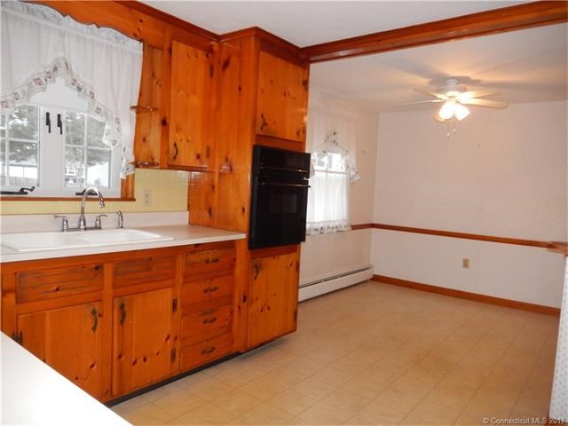 10Lovely Dr, Enfield, CT 06082