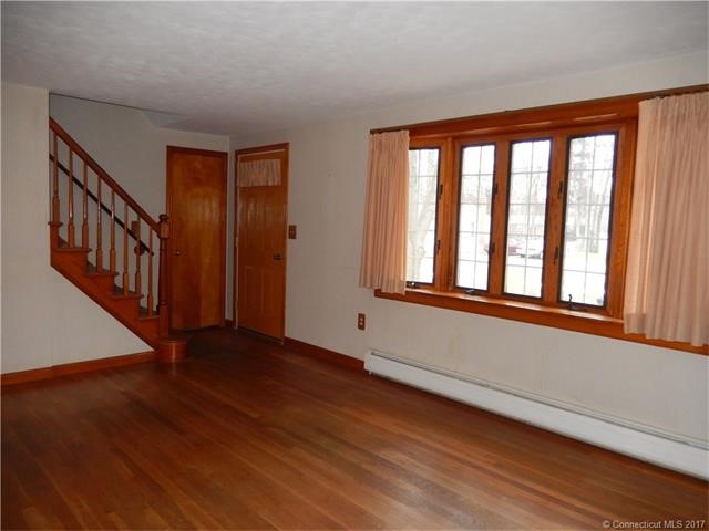 10Lovely Dr, Enfield, CT 06082