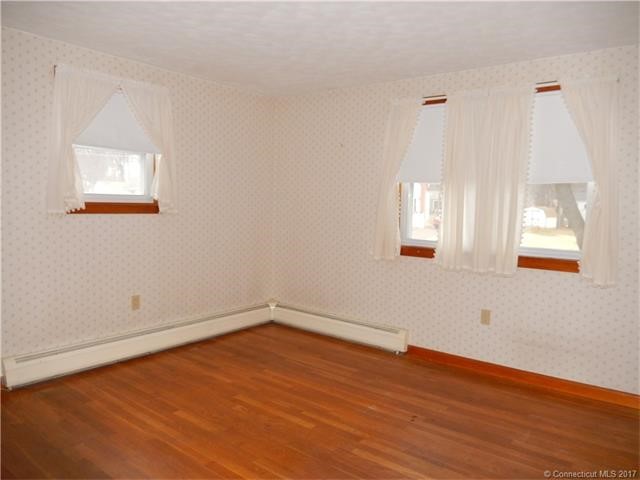 10Lovely Dr, Enfield, CT 06082