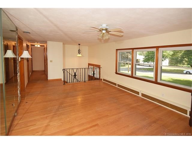 8Astra St, Enfield, CT 06082