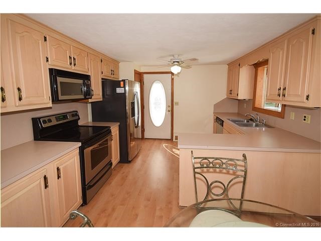 8Astra St, Enfield, CT 06082