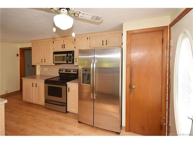 8Astra St, Enfield, CT 06082
