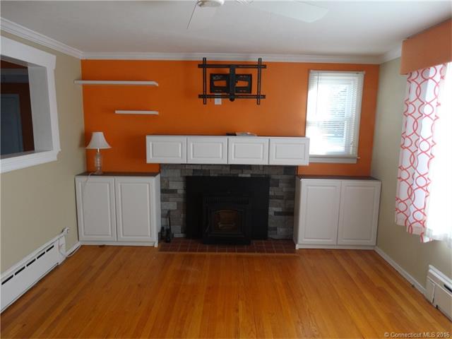 15 Montano Rd, Enfield, CT 06082