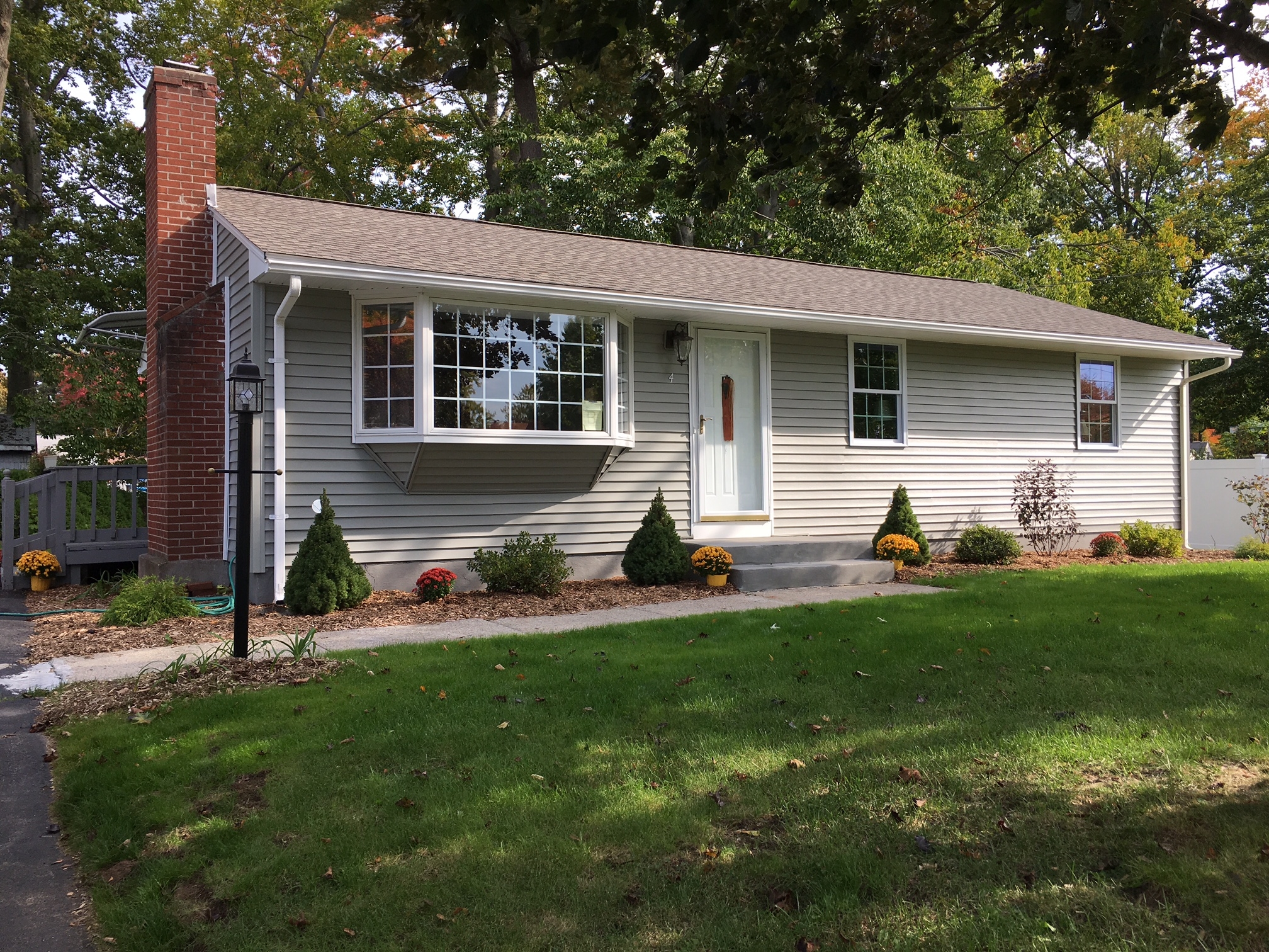 4 Carney Rd, Enfield, CT 06082