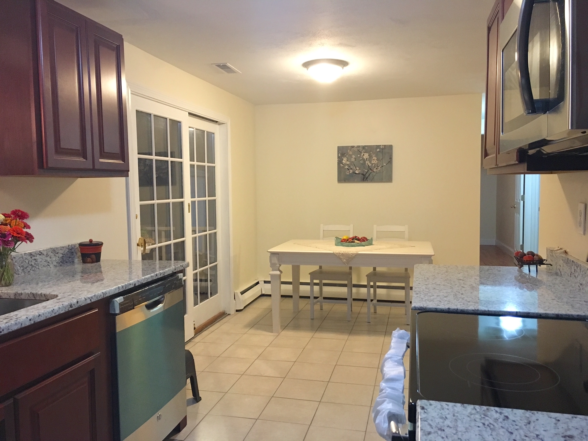 4 Carney Rd, Enfield, CT 06082