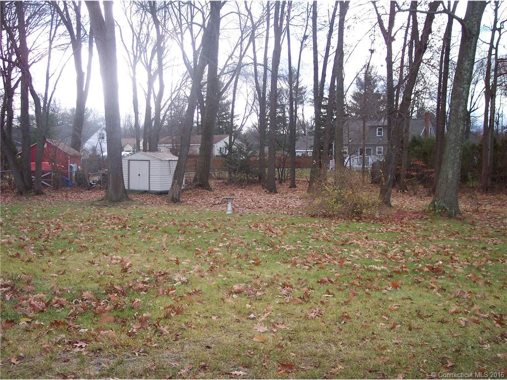 8 Ann St, Enfield, CT 06082