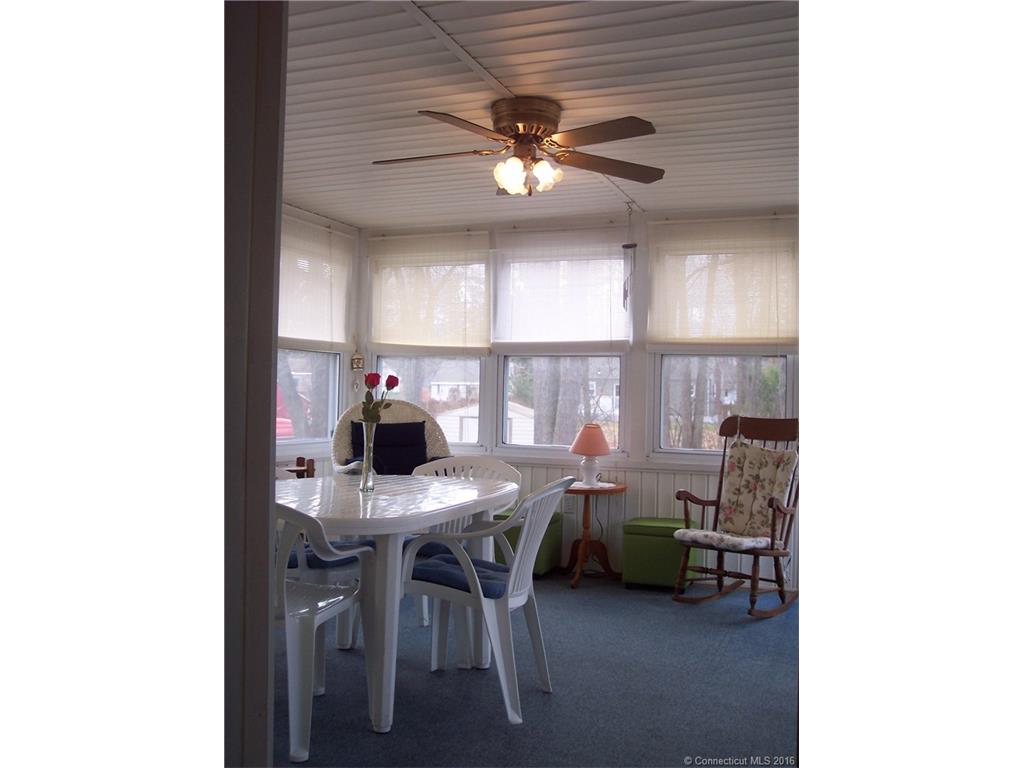 8 Ann St, Enfield, CT 06082