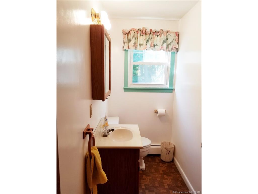 16 Dorothy St, Enfield, CT 06082