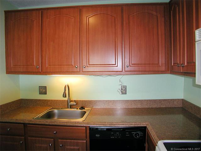 8Bradley Circle #G #G, Enfield, CT 06082